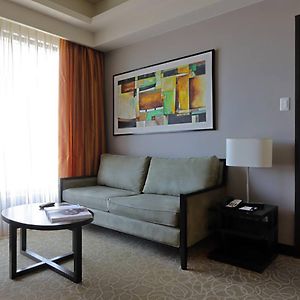 Executive Tower King Suite